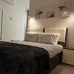 Sliema, Apt7, Stylish 2 Bedroom Apartment With Parking