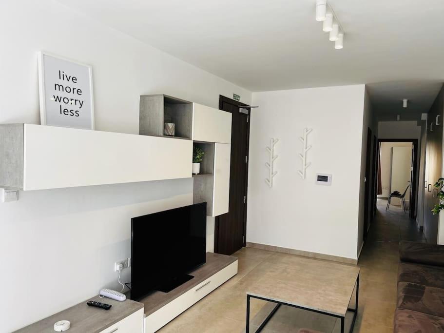 Sliema, Apt7, Stylish 2 Bedroom With Parking *