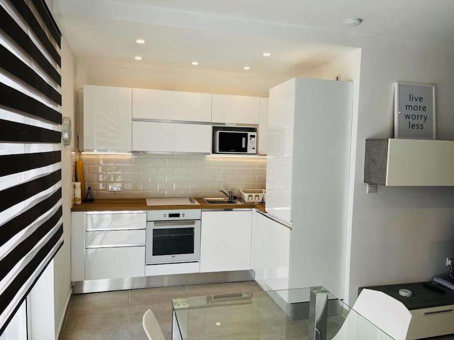Sliema, Apt7, Stylish 2 Bedroom With Parking * Sliema